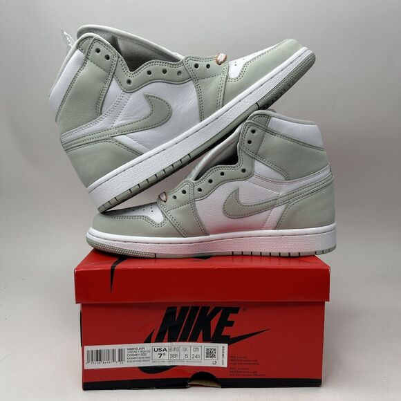 Nike Air Jordan 1 Retro High OG WMNS “Seafoam” 2023 - Picture 3 of 4